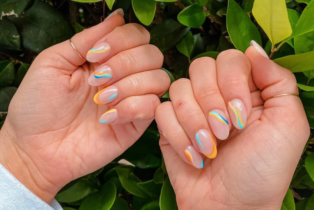 gel cute trendy short acrylic nails
