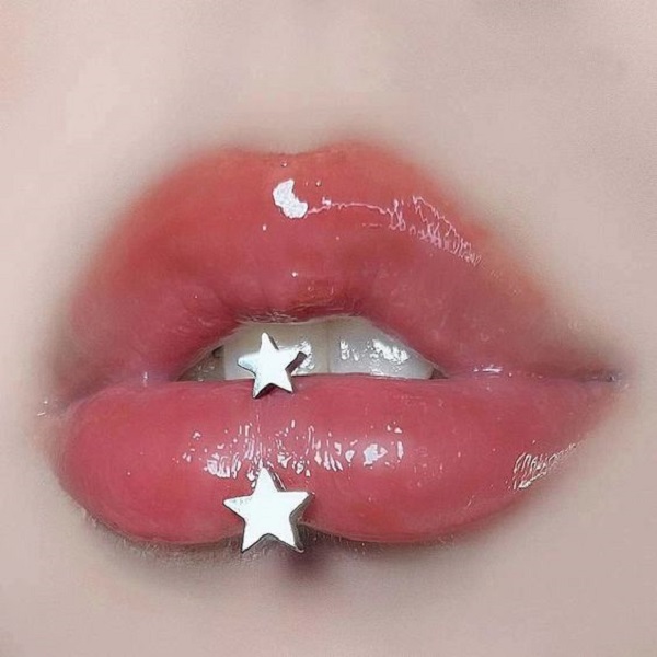 Edge Lip Piercing Style