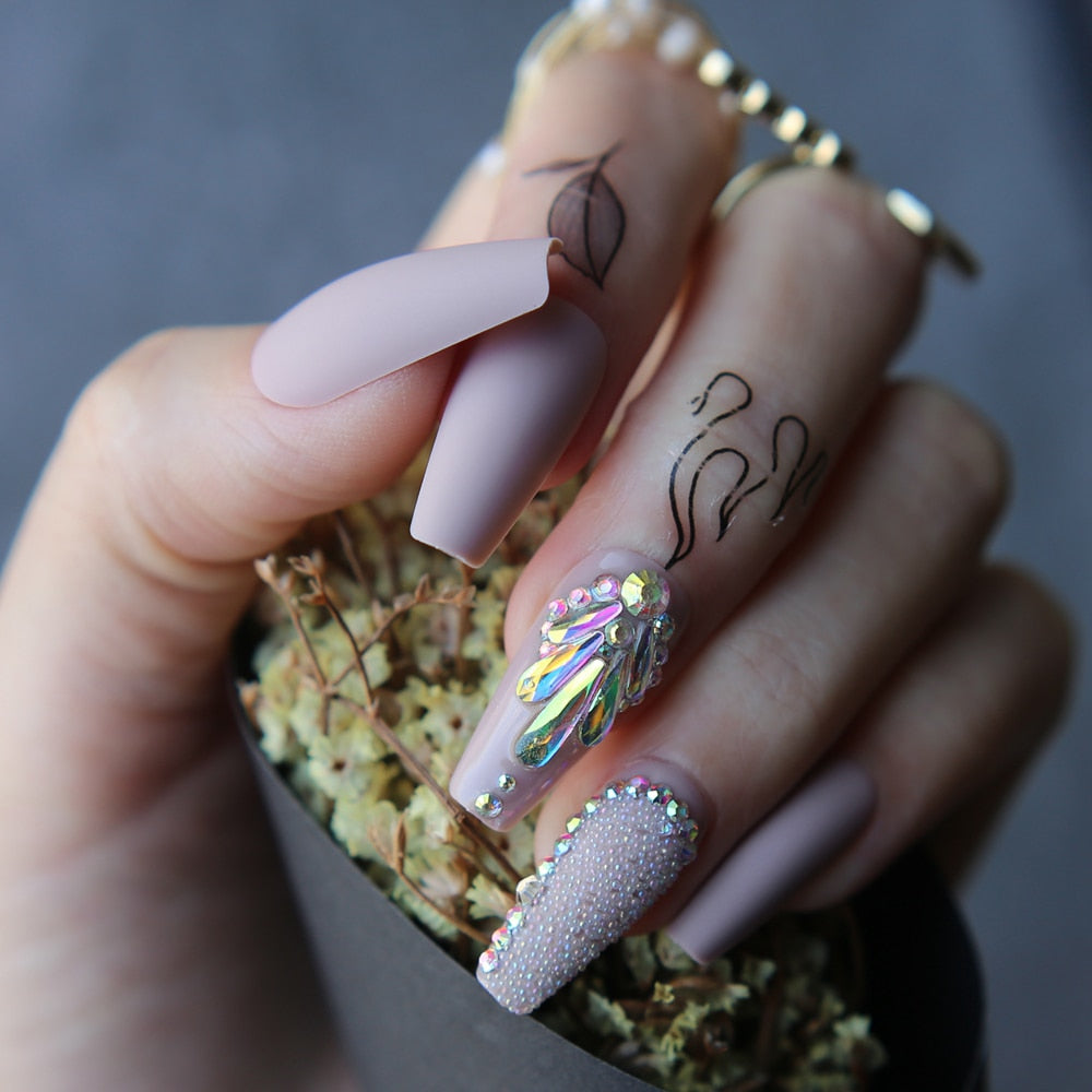 Glamour Nails in Fashion