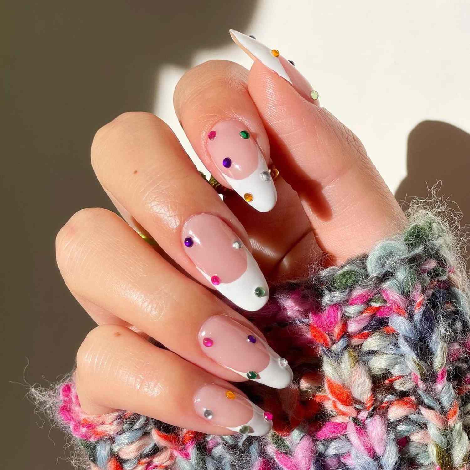 trendy short gel nails