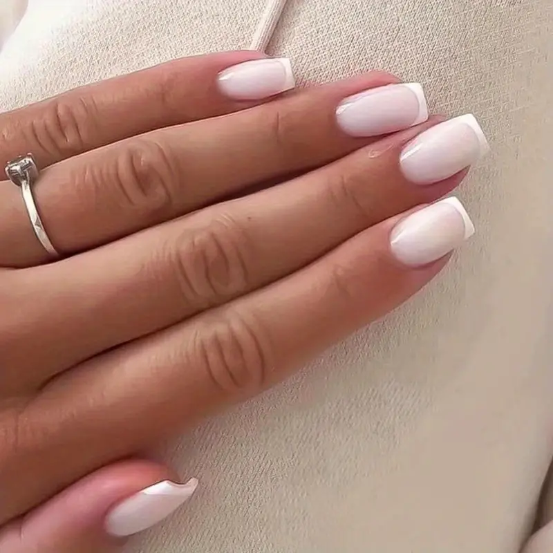  White Short Nails