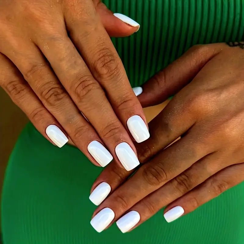  White Short Nails