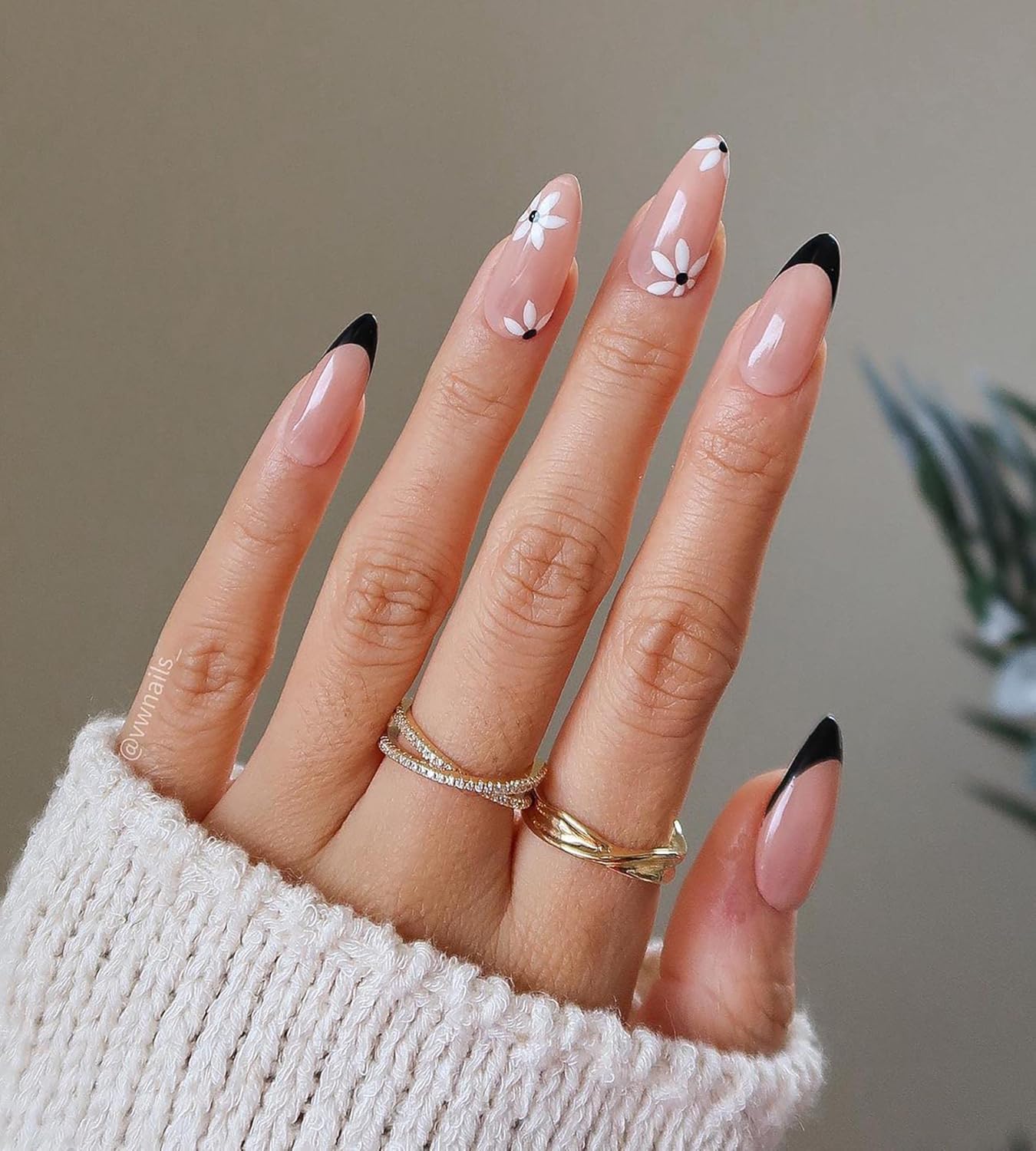 stiletto nails