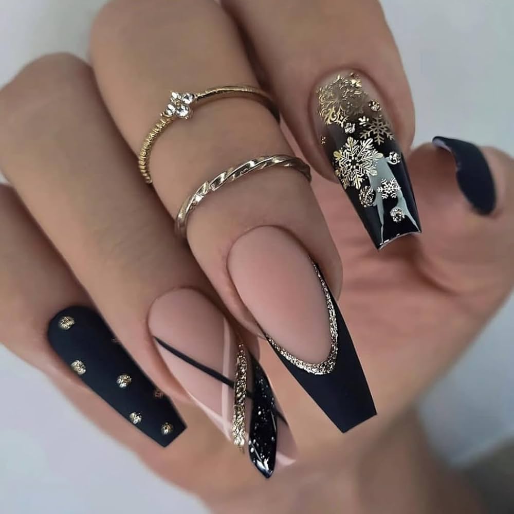 black and gold nails