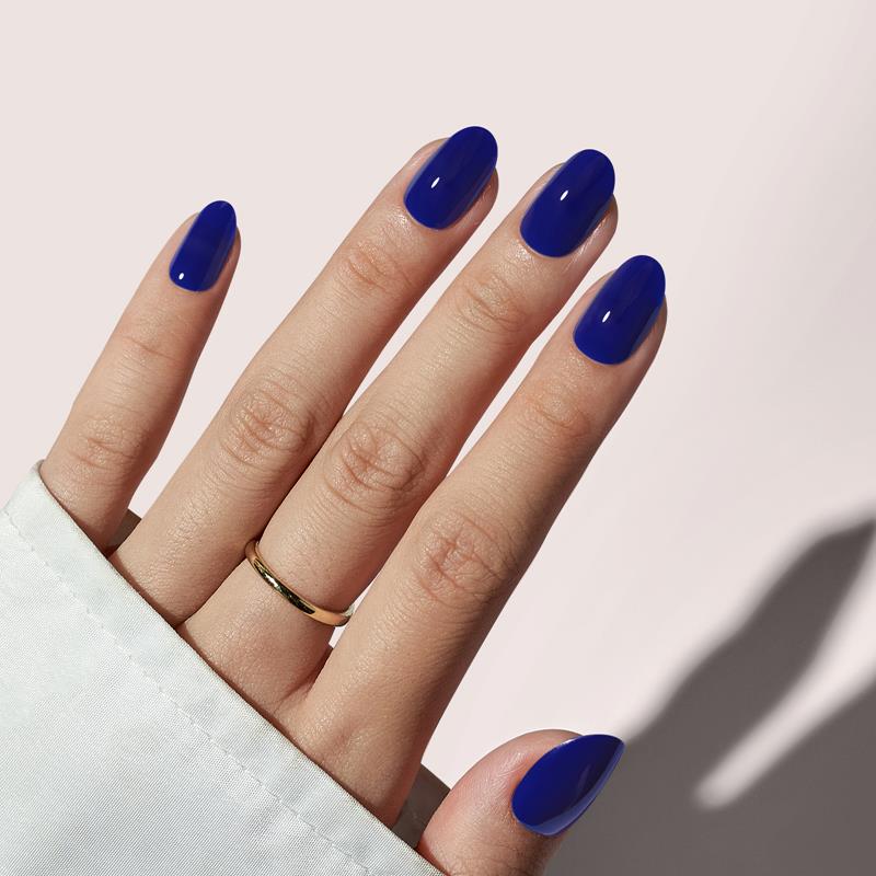 dark blue nails