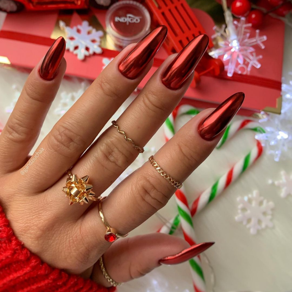 red christmas nails