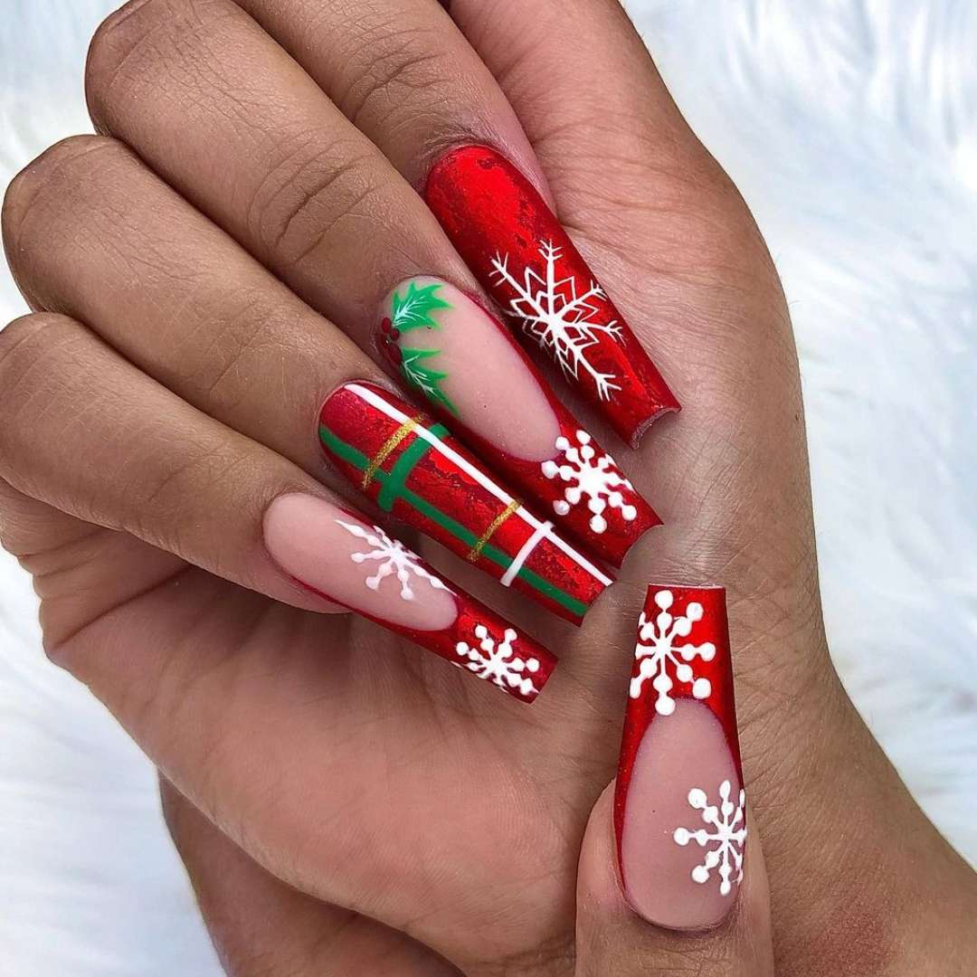 red christmas nails