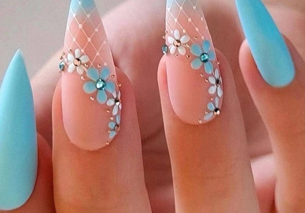 short stiletto nail