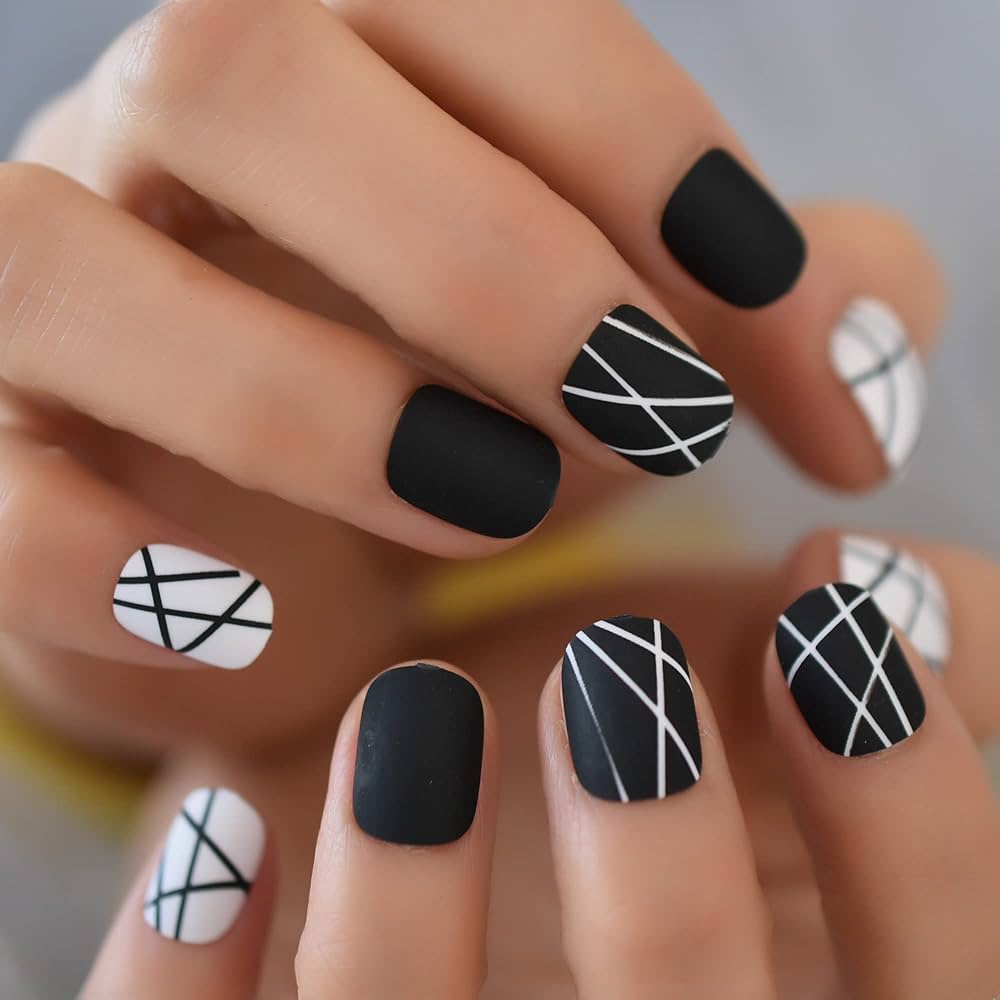 black n white nails