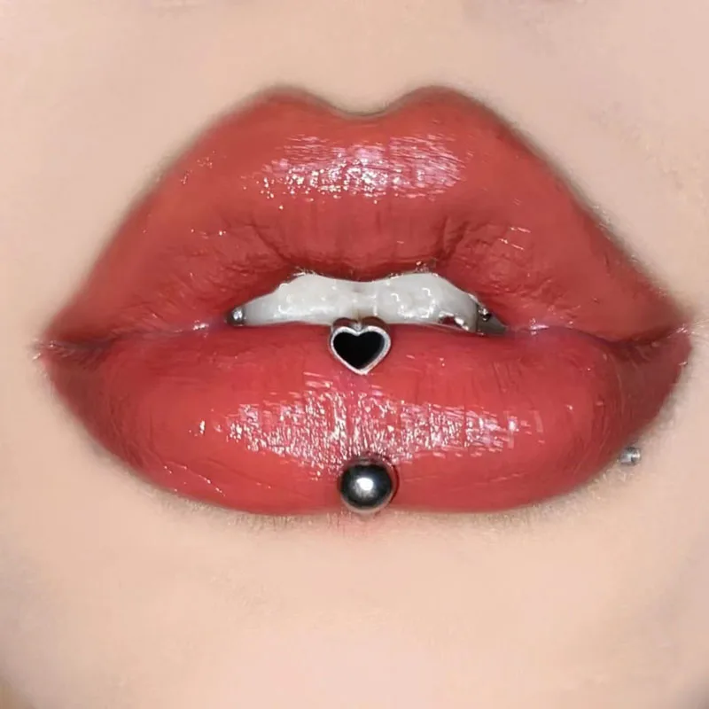 vertical labret piercing placement