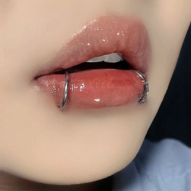 labret and vertical labret