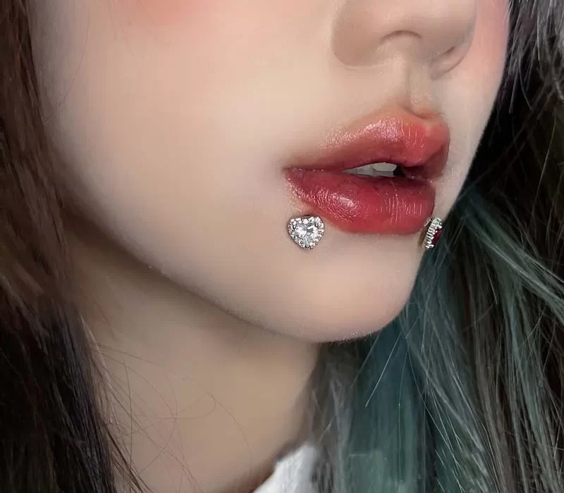 Labret VS Vertical Labret Piercing