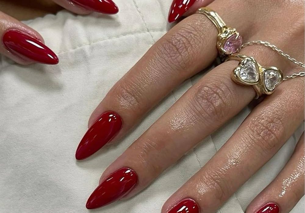 sharp classy short stiletto nails