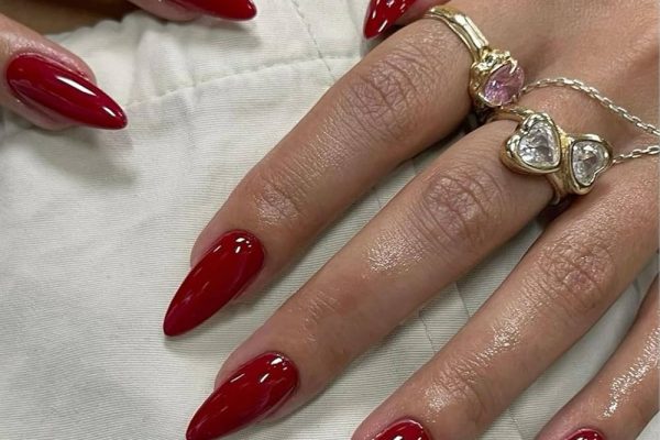 sharp classy short stiletto nails