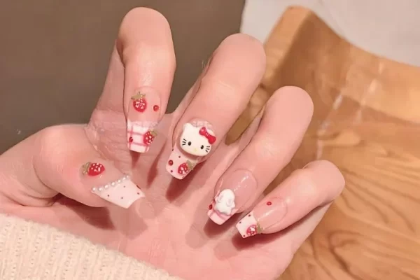 hello kitty short nails