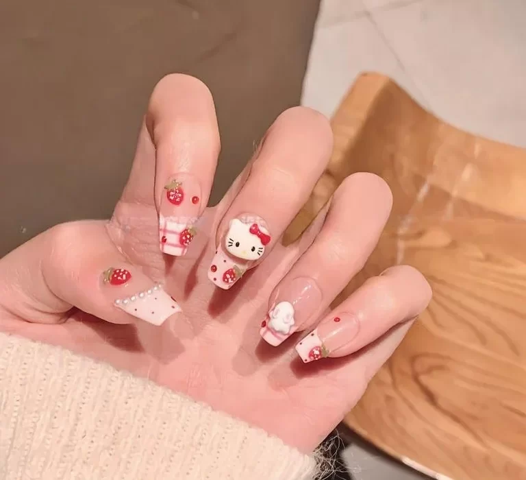 hello kitty short nails