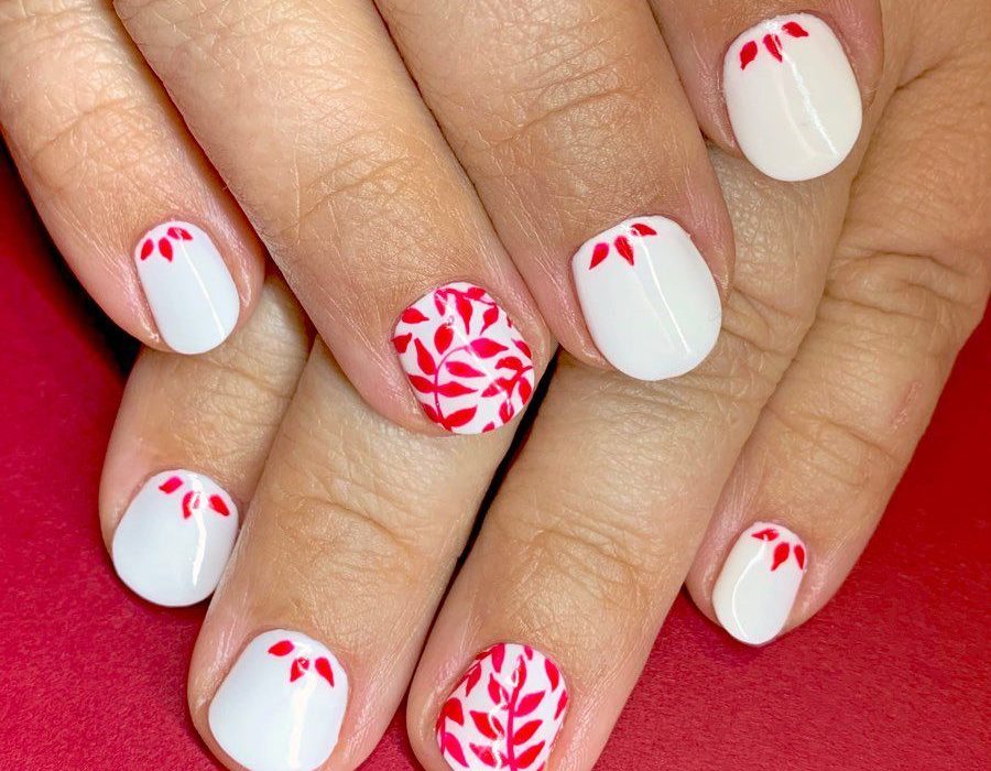 short white manicure