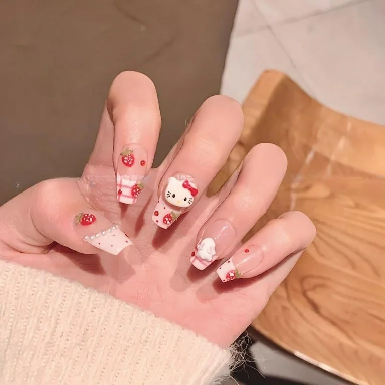 hello kitty short nails