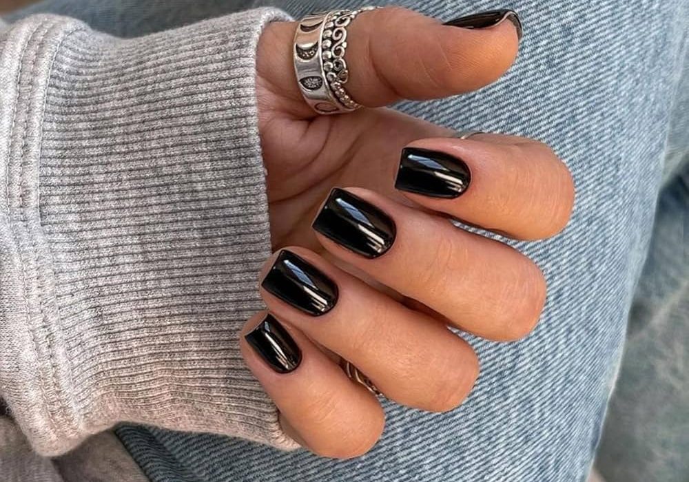 Short Black Nails