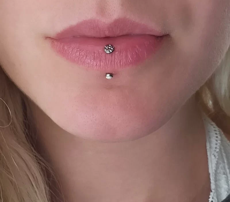vertical labret rings