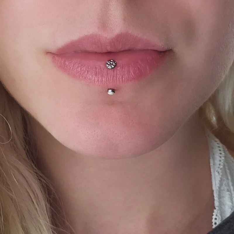 vertical labret rings