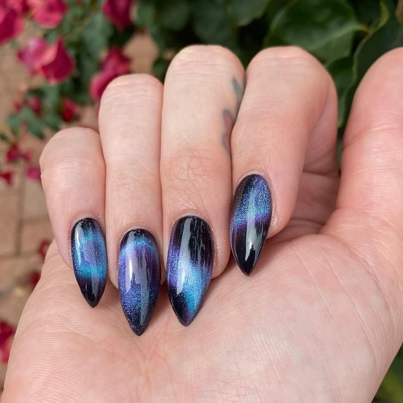 cat eye nail polish
