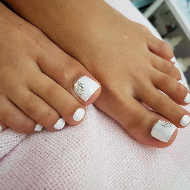 white toe nail polish