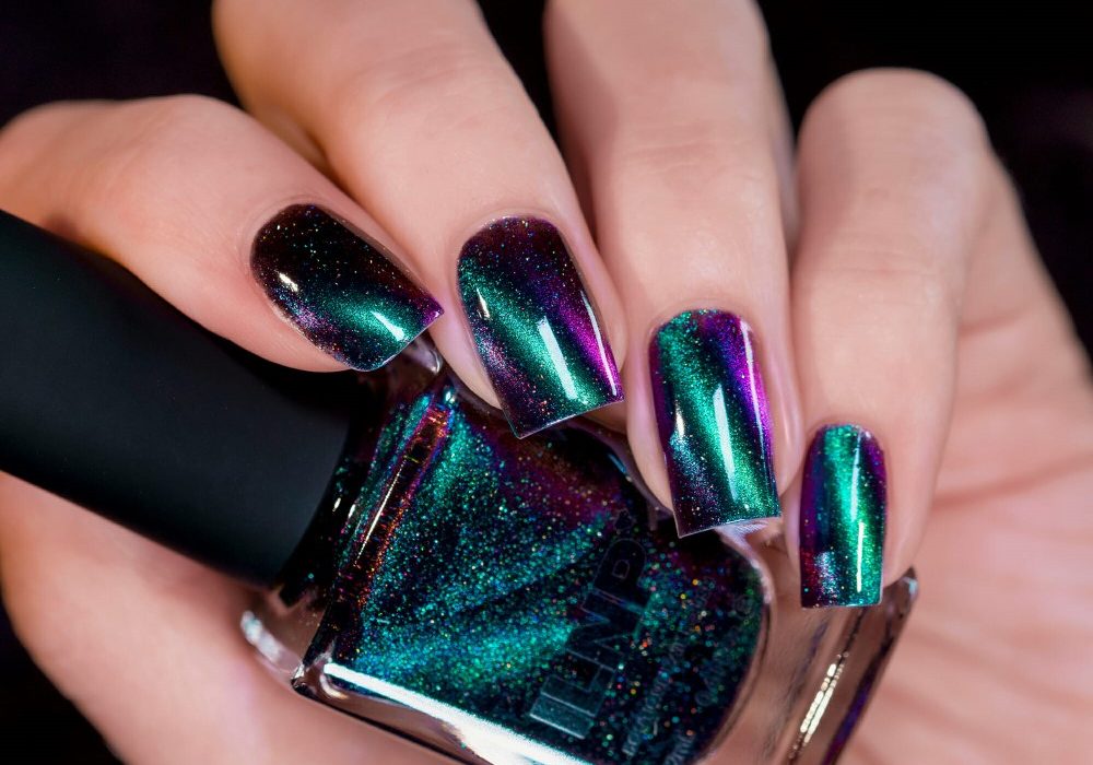How to Perfectly Apply Metallic Nail Polish: Your Go-To Guide metallic nail polish
