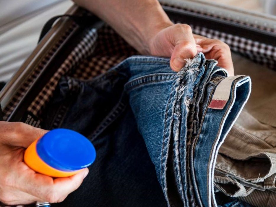 Can You Bring Spray Sunscreen on a Plane: TSA Regulations bring spray sunscreen on a plane