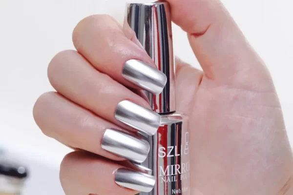 Silver Nail Polish: A Must-Have in Your Beauty Arsenal silver nail polish