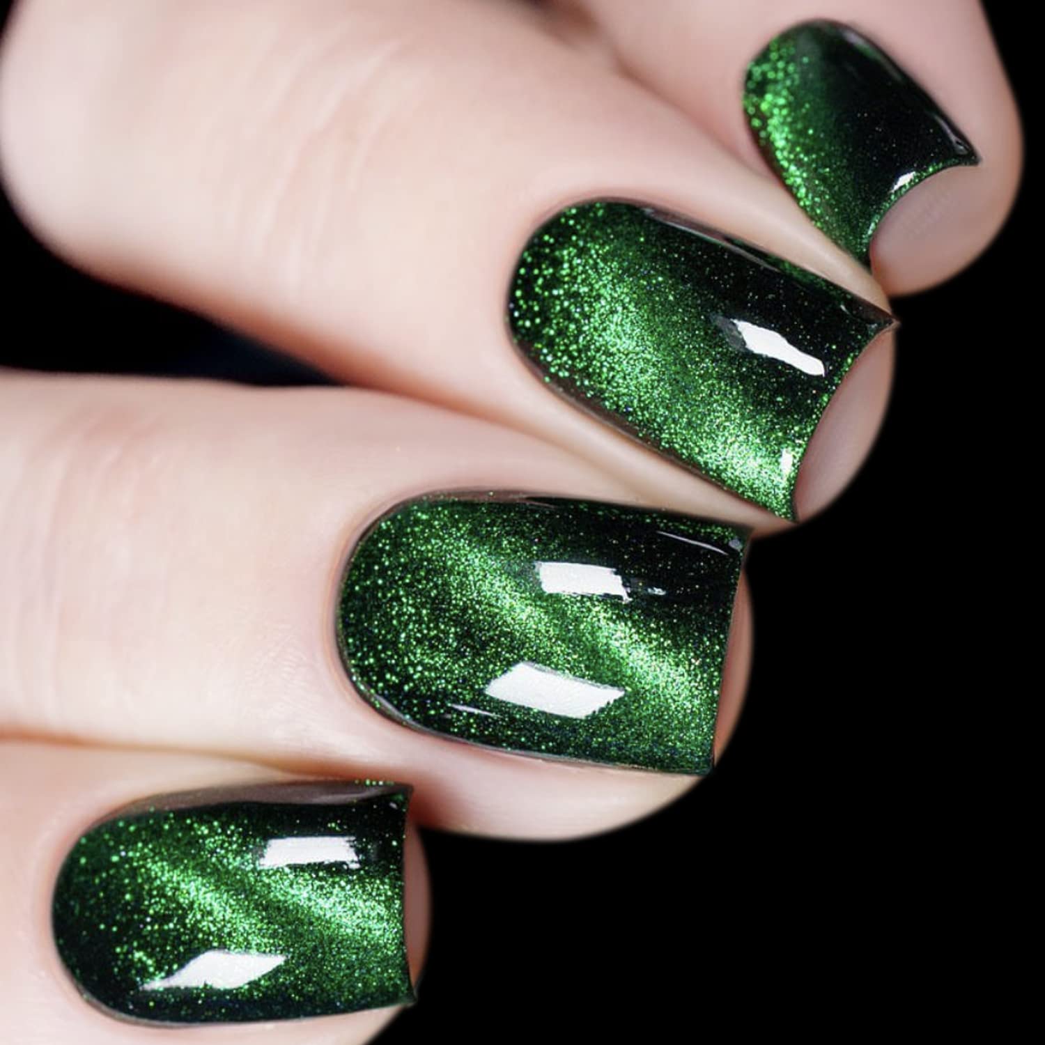 cat’s eye nail polish