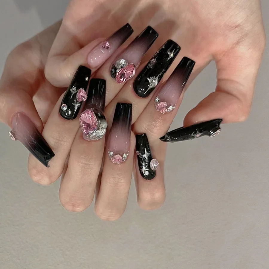 black acrylic nails