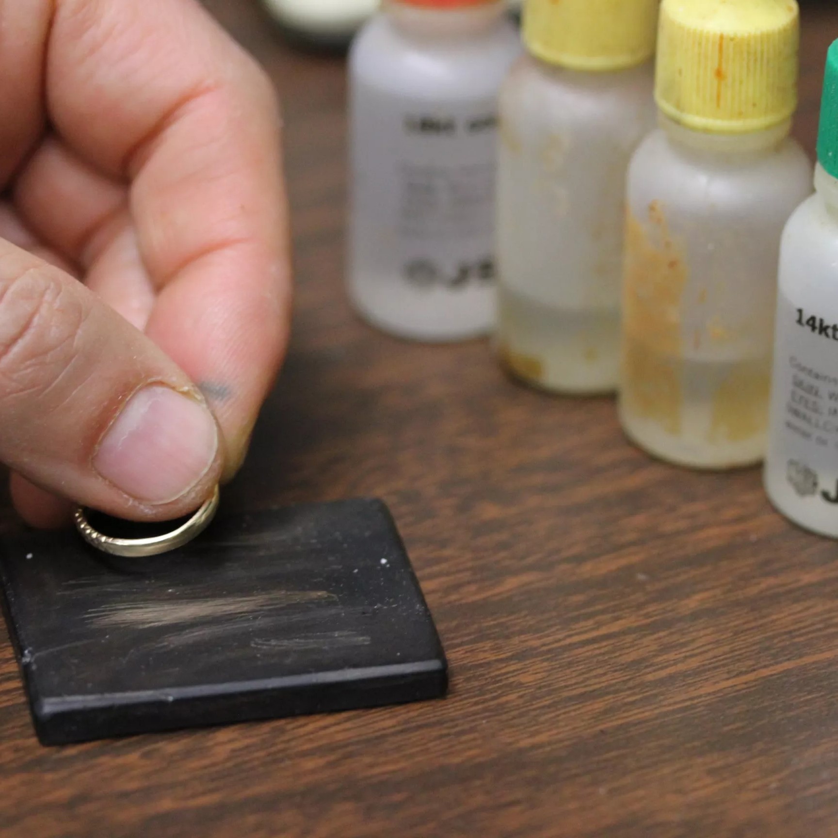 how to test gold jewelry